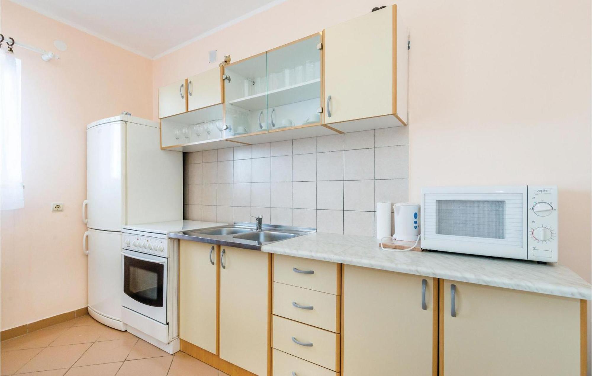 Nice Apartment In Matulji With Kitchen Ngoại thất bức ảnh