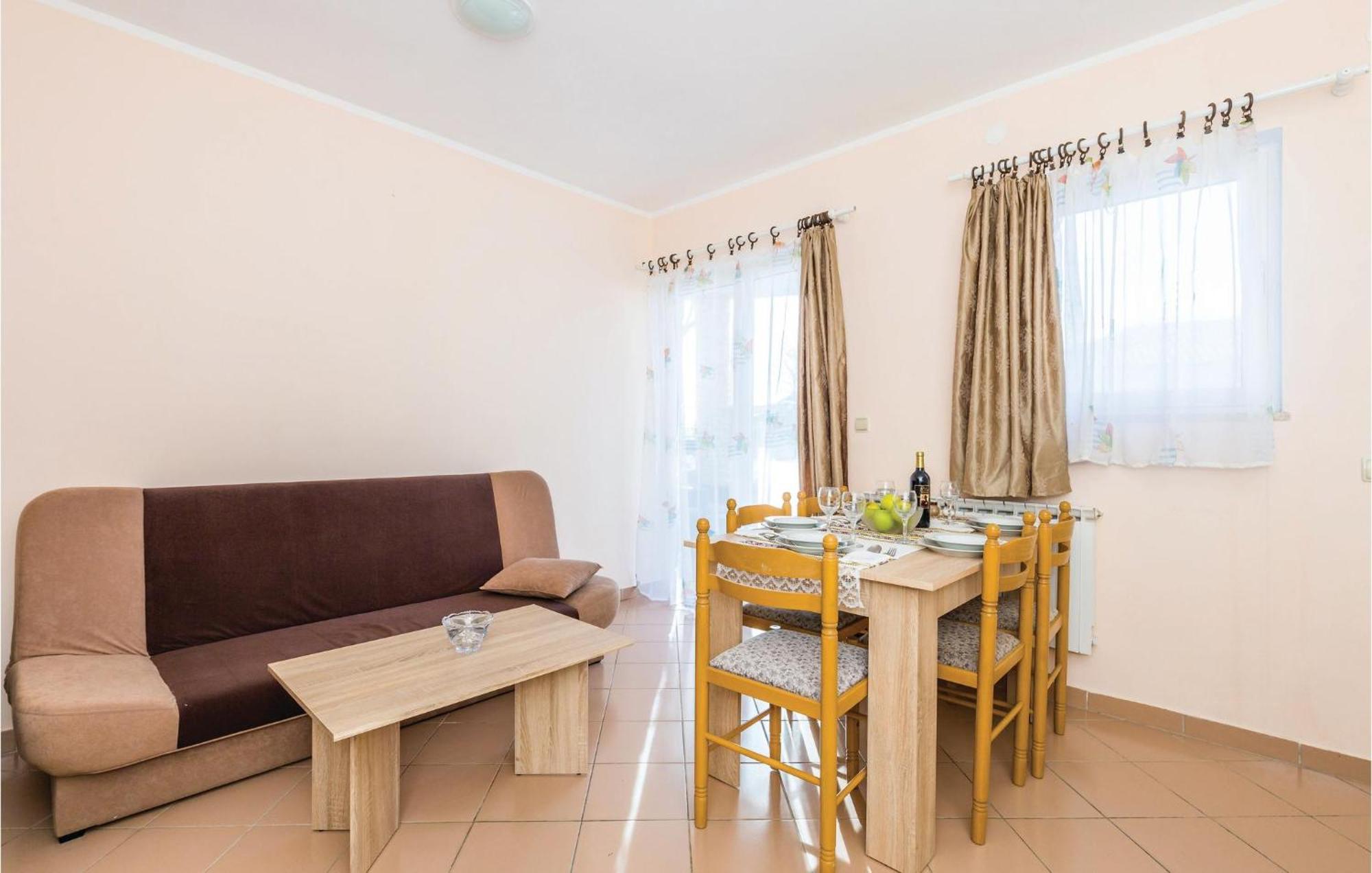 Nice Apartment In Matulji With Kitchen Ngoại thất bức ảnh